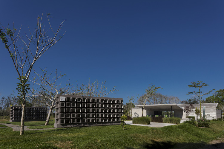 Día de Muertos: Jardín Funerario / Taller DIEZ 05