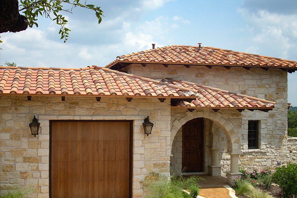 teja de barro y piedra natural resistencia al calor lluvia granizo
