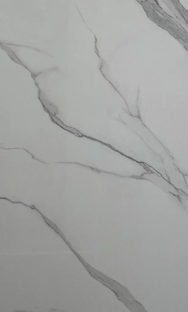 Calacatta White (Caras A, B) — muestra del material