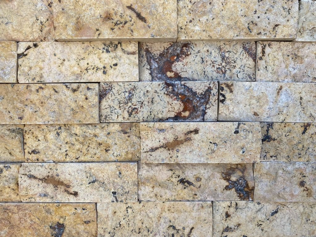 Travertino oro — muestra del material